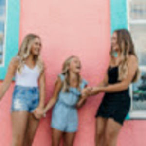 Meet your Posher, Ava